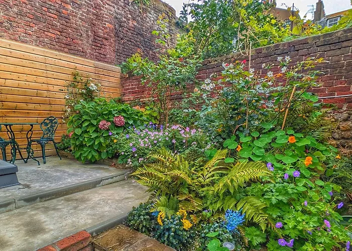 Central hotel: Sea Spray Hotel