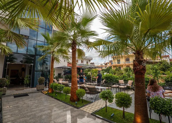 Hotel Con Piscina Eagle