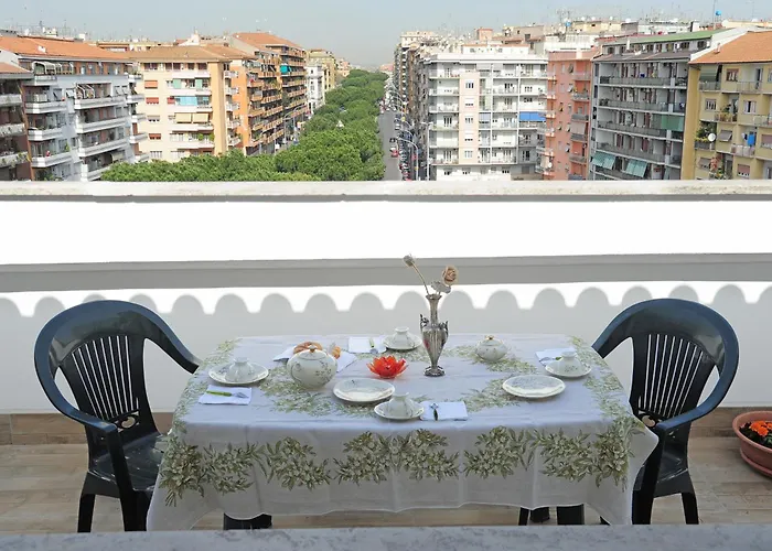 Casa vacanza: Attico luminoso terrazza Metro A Aria Cond WiFi