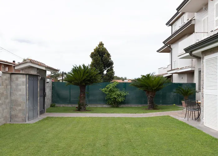  Castelbarco House