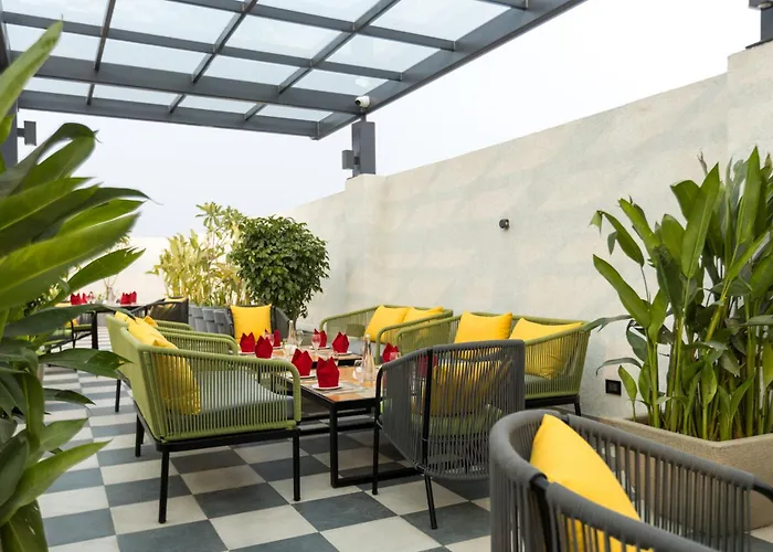 Luxury hotel only: Golden Tulip Jalandhar