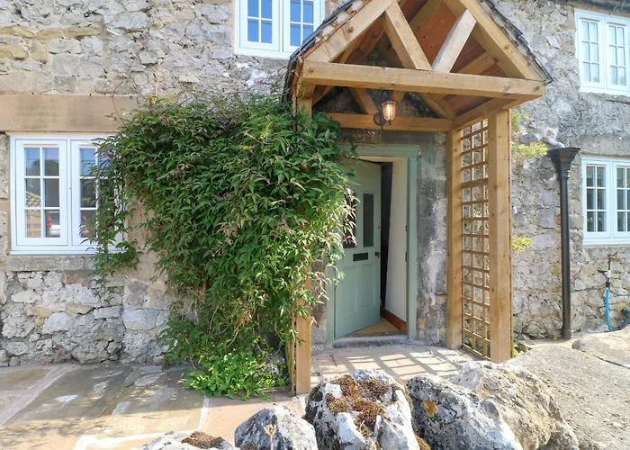 Pet Friendly hotel: Rock Cottage