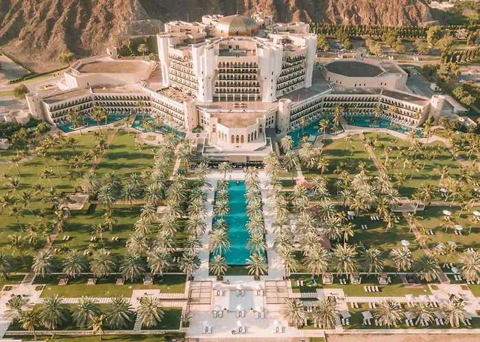 Ping Pong hotel: Al Bustan Palace, A Ritz-Carlton Hotel