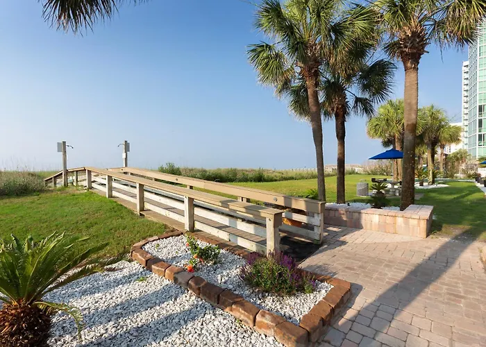 Cheap hotel: Maritime Beach Club