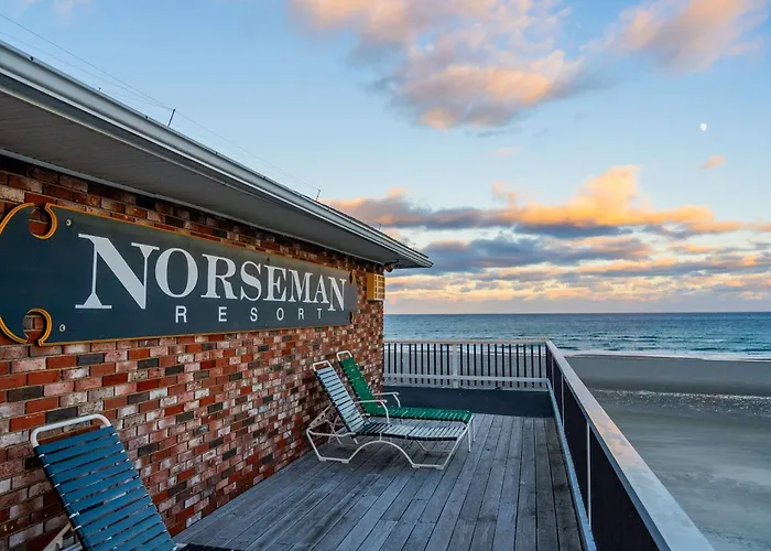 Resort: Norseman Resort On The Beach