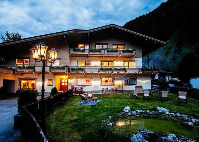 Pinetree Lodge