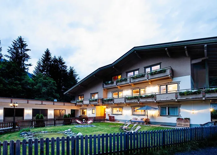 Pinetree Lodge