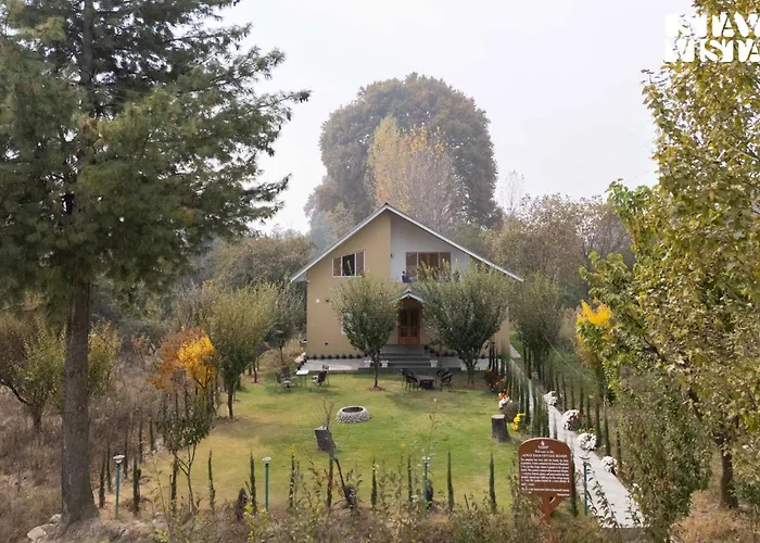 Bungalow rentals Dewan Bagh With Heater At Srinagar By Stayvista