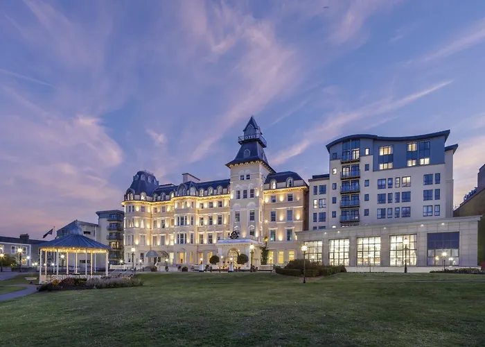 Beach hotel: Royal Marine Hotel