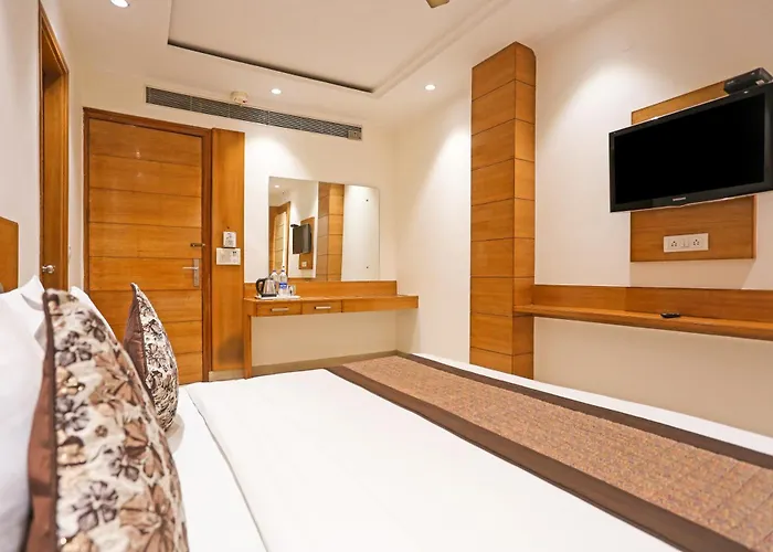 Hotel Fortuner -3 Minutes Walk From Karol Bagh Metro Station