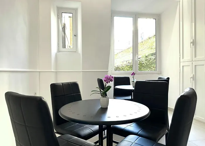 Cheap hotel: Nova Luxe