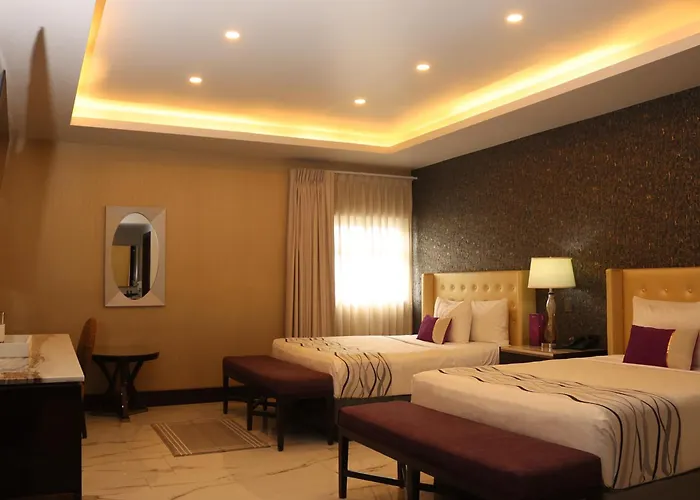 Airport Hotel: Hotel West Plaza