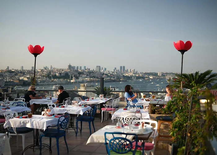 Raymond Hotel Old City