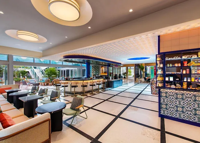Hotel: Moxy Miami South Beach