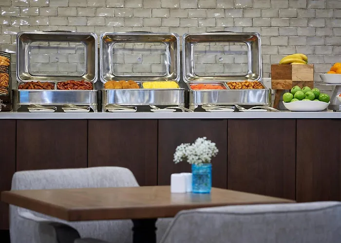 Pet Friendly hotel: Delta Hotels By Marriott Toronto Mississauga