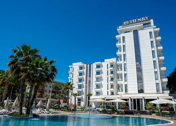 Hotel: Henry Resort & Spa