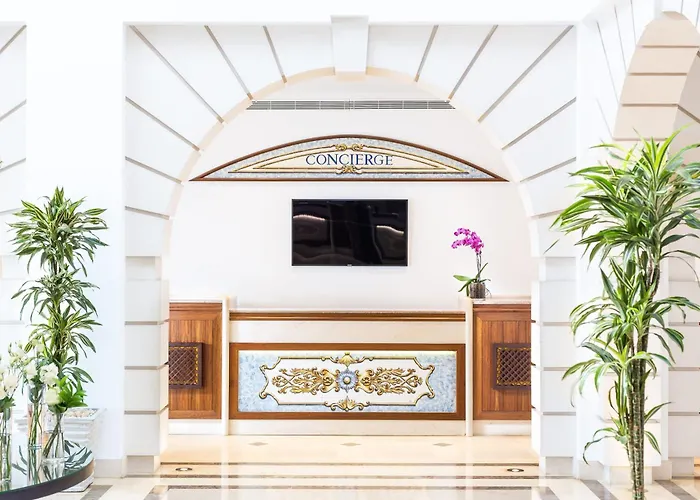 Ping Pong hotel: Pine Cliffs Hotel, A Luxury Collection Resort, Algarve