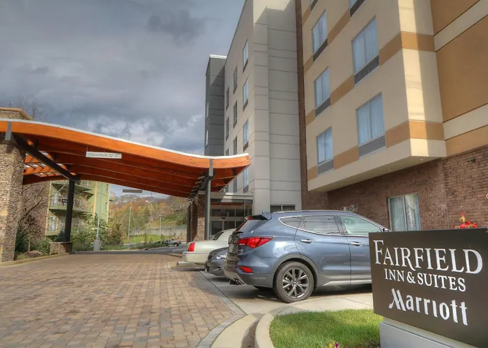 Hotel with Tennis: Fairfield Inn & Suites By Marriott Gatlinburg Downtown