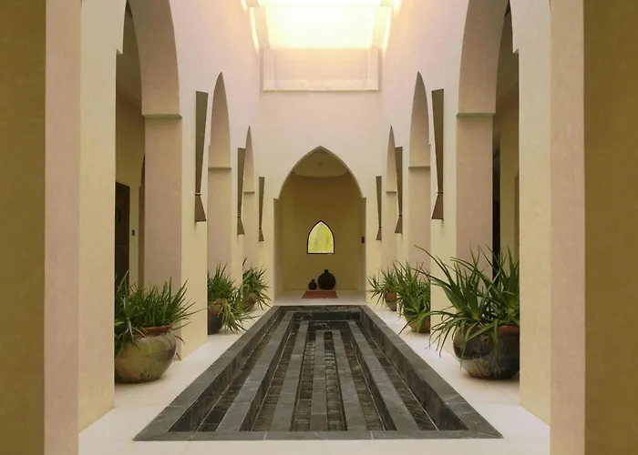 Ping Pong hotel: Al Bustan Palace, A Ritz-Carlton Hotel