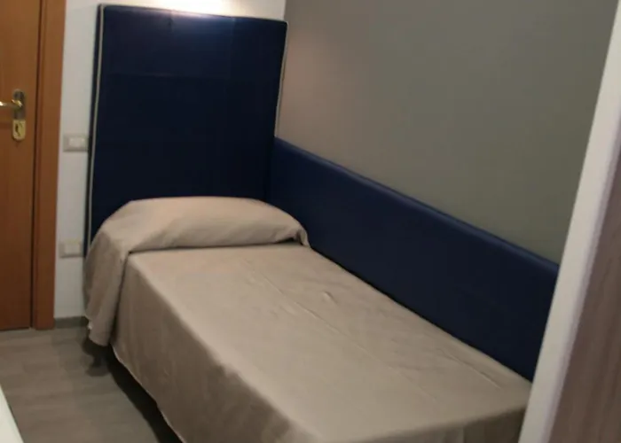 Cheap hotel: Hotel Magenta