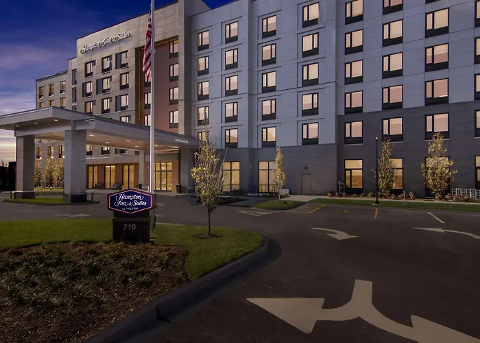 Dog friendly hotels Hampton Inn & Suites Chicago Medical District Uic