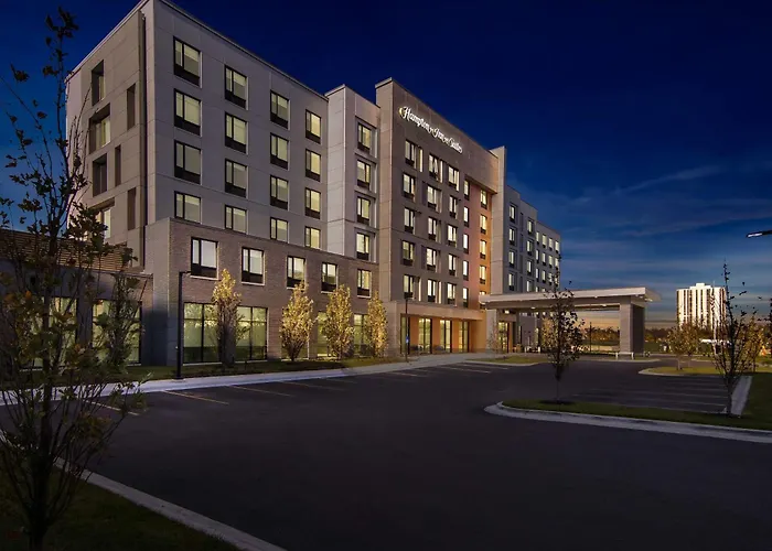 Dog friendly hotels Hampton Inn & Suites Chicago Medical District Uic