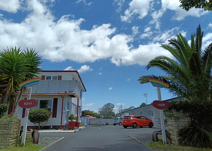 Rainbow & Guest House