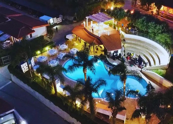 Hotel con tennis: Residence Hotel La Taverna