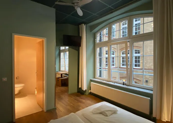 Singer109 Hostel, Hotel & Apartment