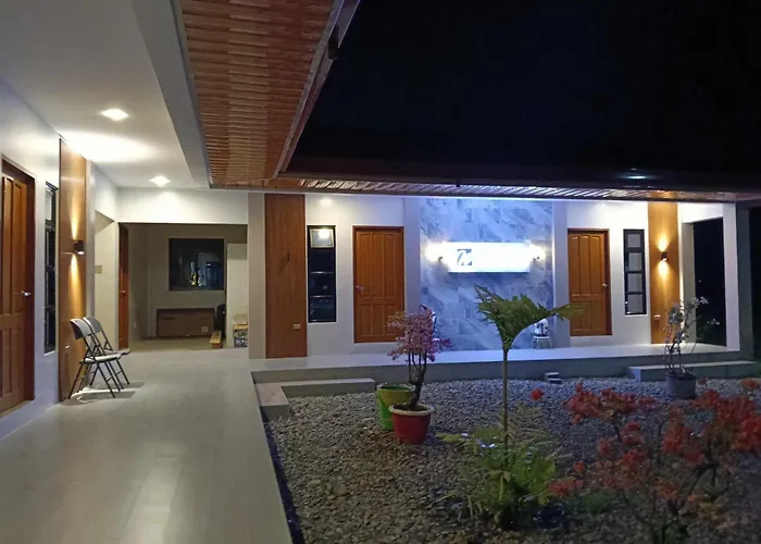 Hotel with pool: Wilson Hills Travelers Suites