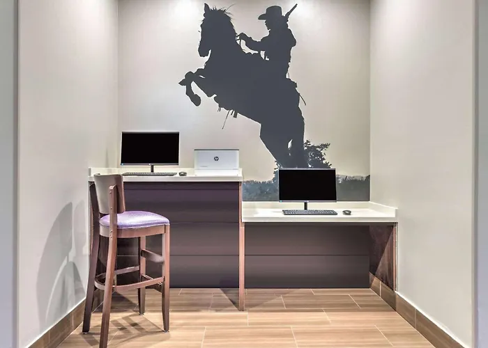 Hotel near College: La Quinta By Wyndham Tyler - University Area