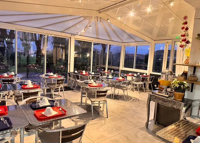 Hotel pres du College: hôtel l'échappée oléron