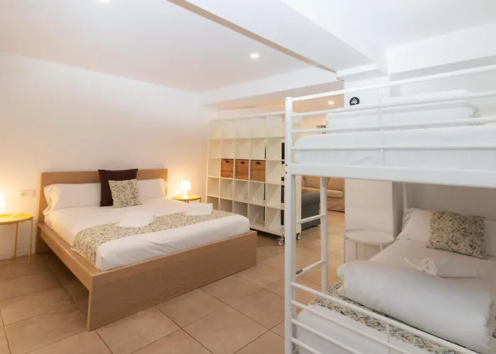 Hotel cerca del aeropuerto: Bet Apartments - Abastos