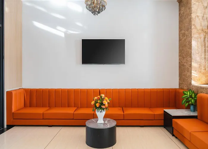 Hotel with view: Greenview City Hotel