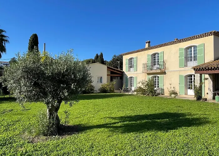 Hôtel accueillant les animaux: Chambre d'hôtes La Bastide des Eucalyptus