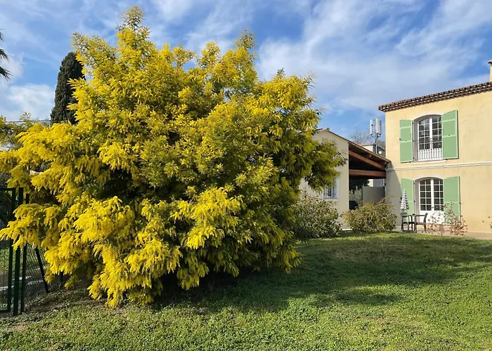 Hôtel accueillant les animaux: Chambre d'hôtes La Bastide des Eucalyptus