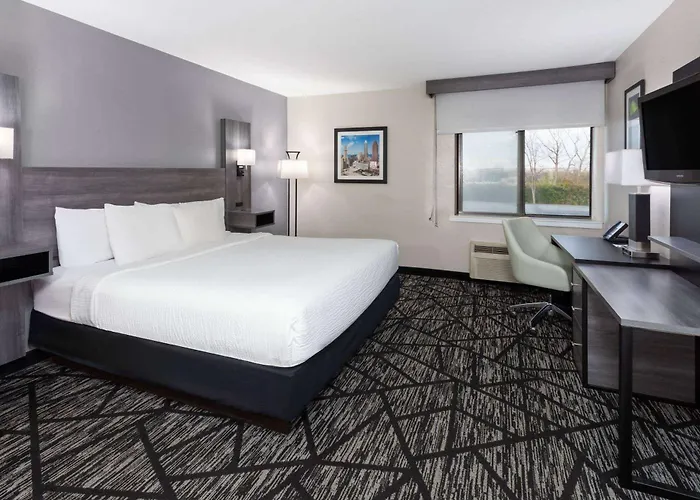 3 star hotel: La Quinta Inn By Wyndham Cleveland Independence