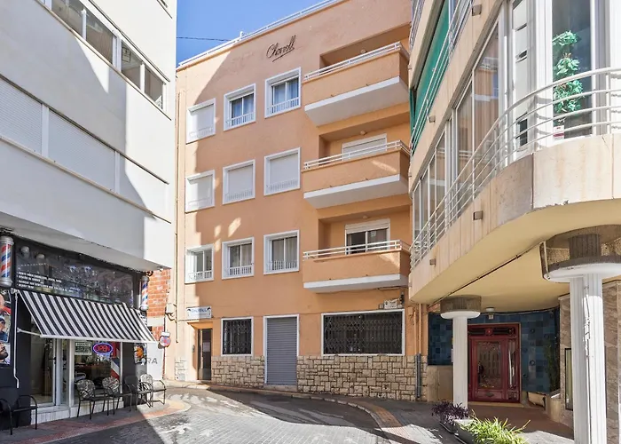 Hotel cerca del colegio: Apartamentos Benidorm Chorrol