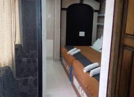 Airport Hotel: Hotel Raj Empire