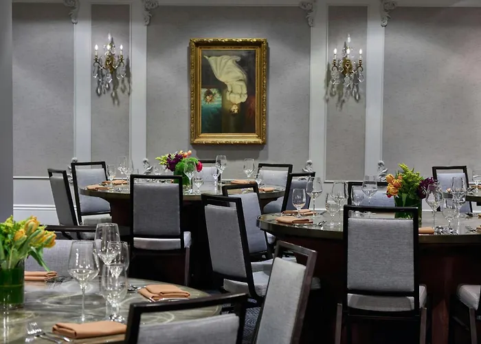 Romantic hotel: Le Pavillon, New Orleans, A Tribute Portfolio Hotel