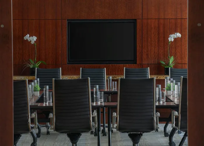 Hotel with Tennis: Jw Marriott Marquis Miami