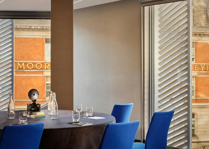 Animaux admis Montcalm East, Autograph Collection