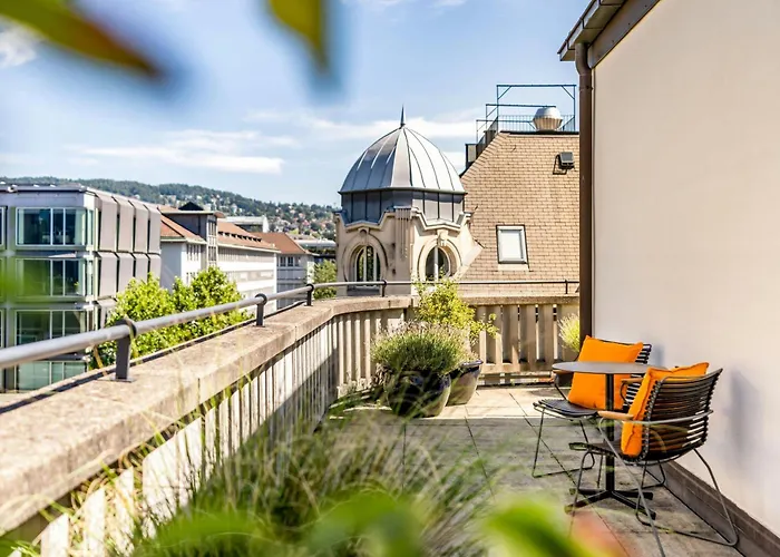Neues Schloss Privat , Autograph Collection