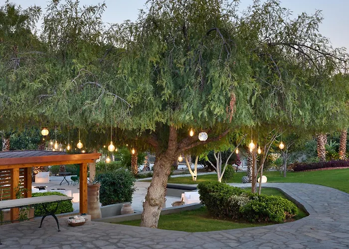 Luxury hotel only: Aquagrand Artistic Luxury Beach Resort - Adults Only