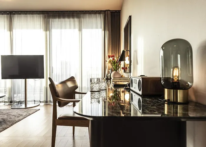 Boutique hotel only: At Six