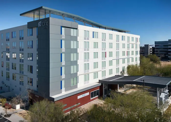 Pet Friendly hotel: Aloft Phoenix Airport