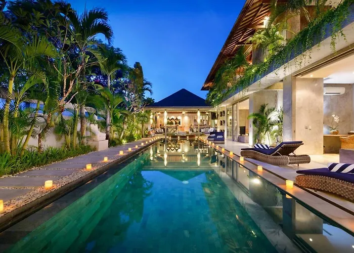 Villa: Lavish 5 Bed, Sleeps 10, Butler, Daily Breakfast