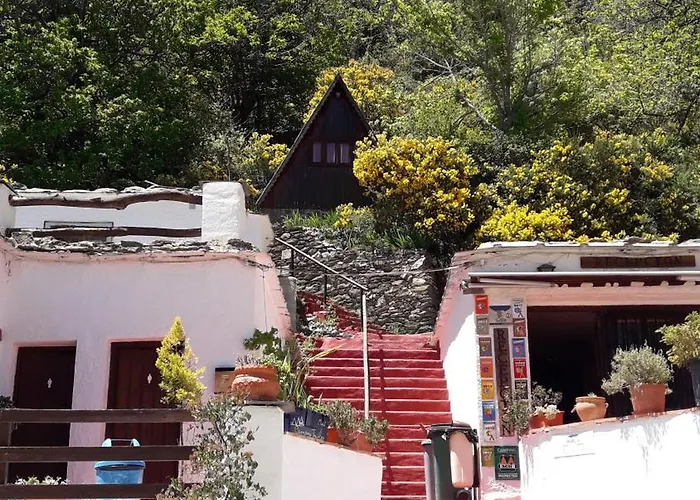 Hotel cerca del colegio: Bungalow Camping Trevélez