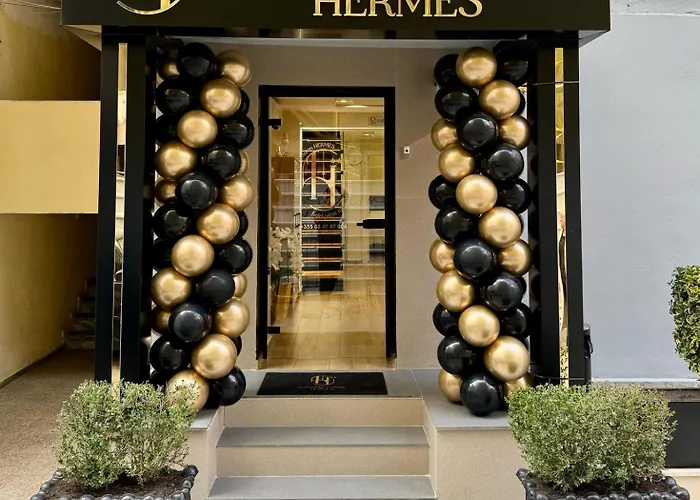 Petite Maison Hermes Center