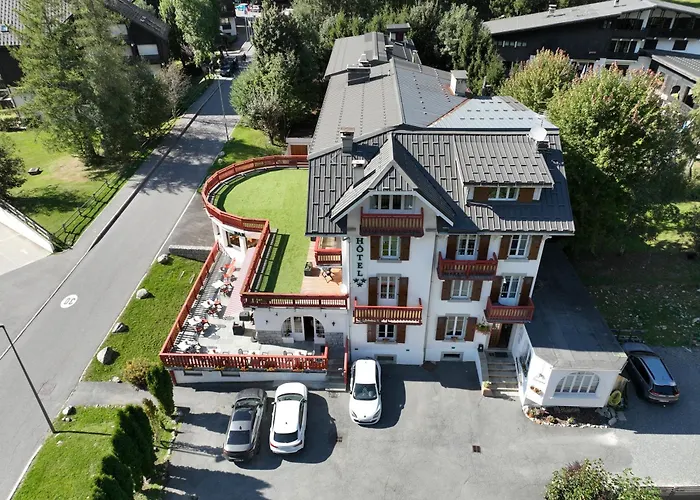 Chalet Hotel La Sapiniere